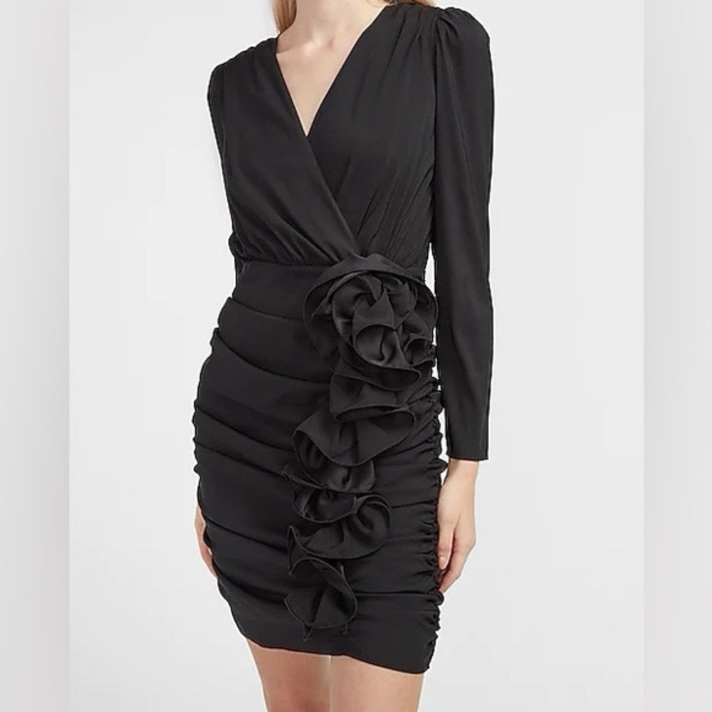 🆕 Express Black Ruffle Flower Ruched Mini Dress, New with Tags, Size Medium